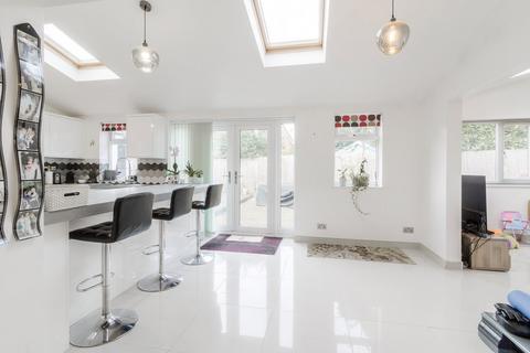 5 bedroom detached house for sale, Rosebay Close, Milton Keynes MK7