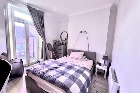 House share to rent, Talgarth Road, West Kensington, London  W14