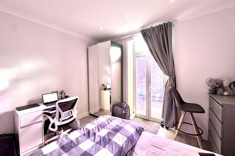 House share to rent, Talgarth Road, West Kensington, London  W14