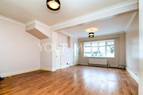 undefined, Aveley Road, Romford RM1