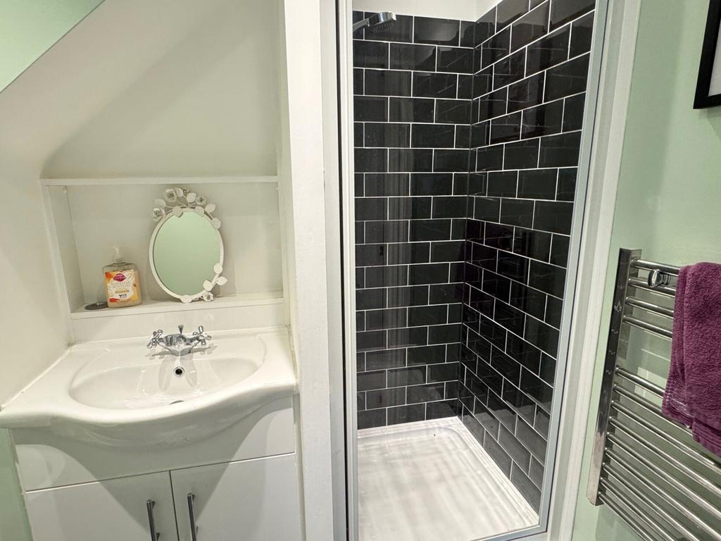 G Floor Shower Room