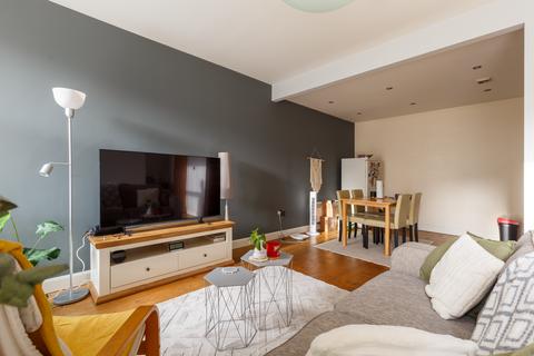 undefined, Briggate, Shipley BD17