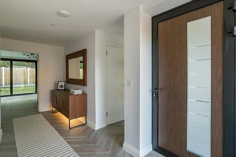 undefined, Kingfield Green, Woking, Surrey, GU22