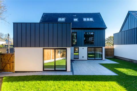 undefined, Kingfield Green, Woking, Surrey, GU22