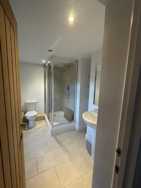Ensuite shower room.jpg