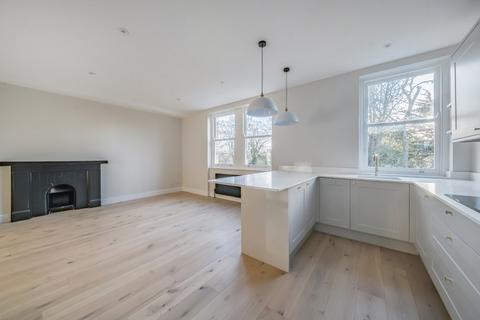 3 bedroom apartment to rent, St Andrews Square, Surbiton KT6