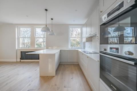 3 bedroom apartment to rent, St Andrews Square, Surbiton KT6