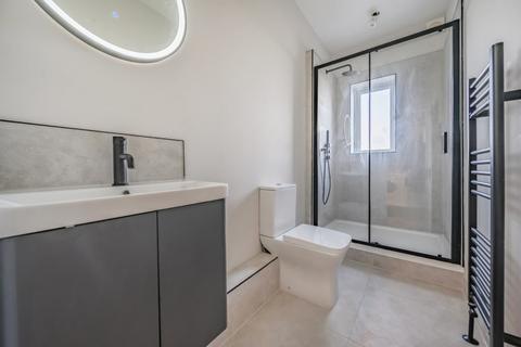 3 bedroom apartment to rent, St Andrews Square, Surbiton KT6