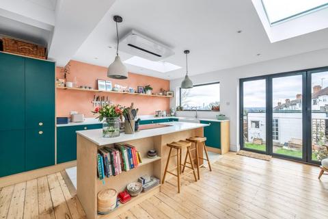 3 bedroom terraced house for sale, Canham Road, South Norwood, London, SE25