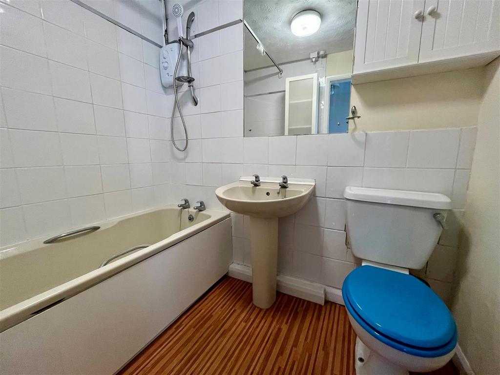 Bathroom.jpg