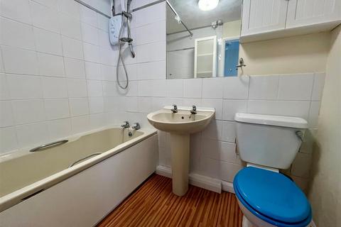 2 bedroom terraced house for sale, Grange Road, Hull