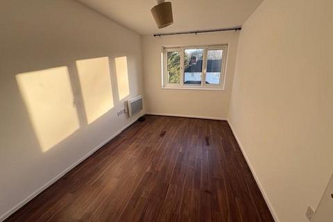 2 bedroom flat to rent, Charles Crescent, Harrow HA1