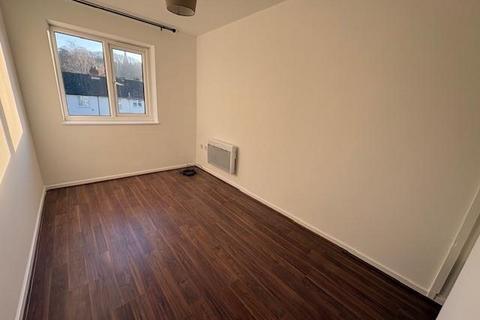 2 bedroom flat to rent, Charles Crescent, Harrow HA1
