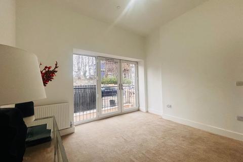 2 bedroom flat to rent, Queen Mary Avenue, Queens Park, Glasgow, G42