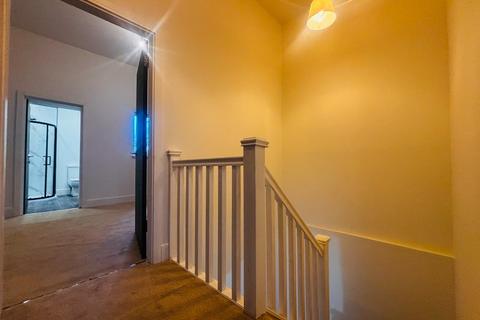 2 bedroom flat to rent, Queen Mary Avenue, Queens Park, Glasgow, G42