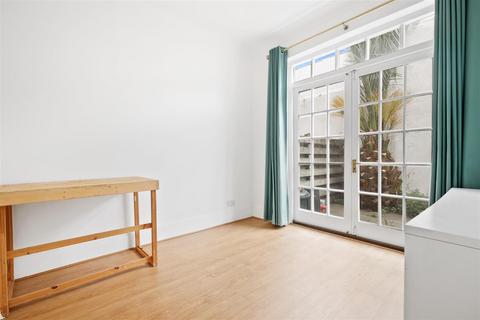 undefined, Louisa Street, Stepney Green, E1