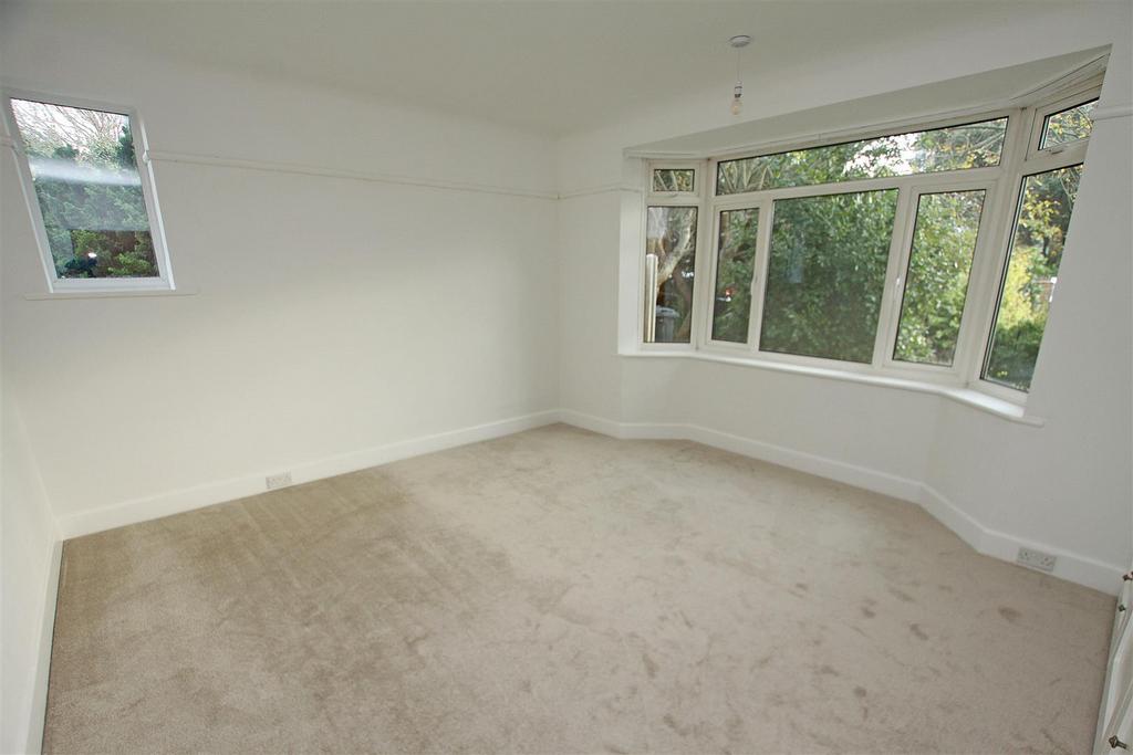 Bedroom a.jpg