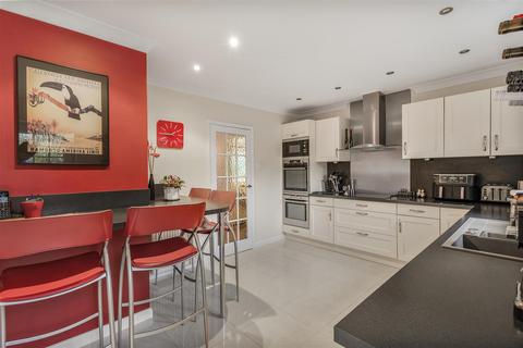 4 bedroom detached house for sale, The Chase, Barnston, Dunmow