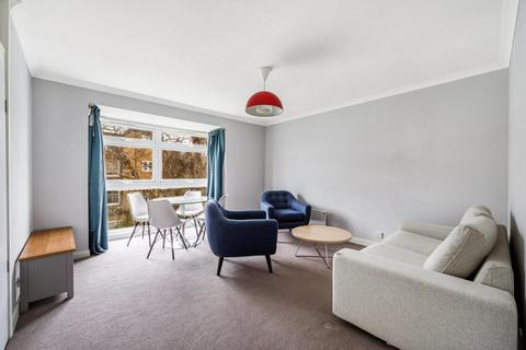 2 bedroom flat to rent, Harriers Close, Ealing