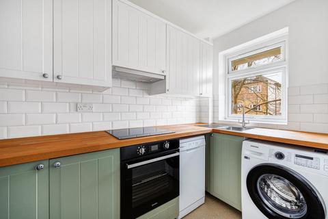 2 bedroom flat to rent, Harriers Close, Ealing