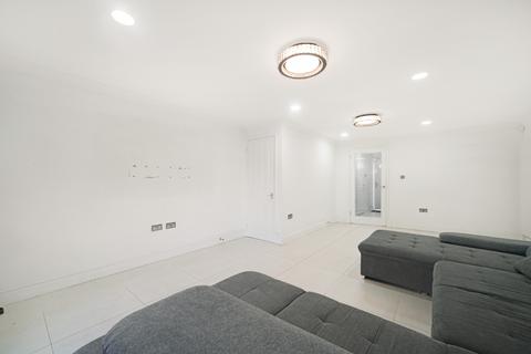 undefined, Hazelwood Avenue, SM4
