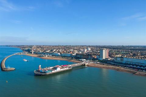 2 bedroom apartment for sale, 5 Haddington Court, 10 William Street, Herne Bay