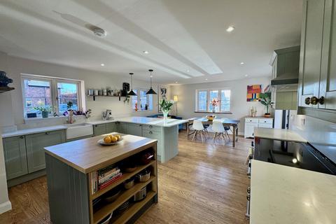 4 bedroom detached house for sale, Kynnersley, Telford Shropshire TF6 6DX