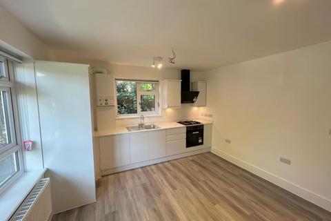 2 bedroom apartment to rent, Beverley Way, London SW20
