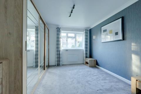 2 bedroom flat for sale, Kelsey Court, Burgess Hill, RH15
