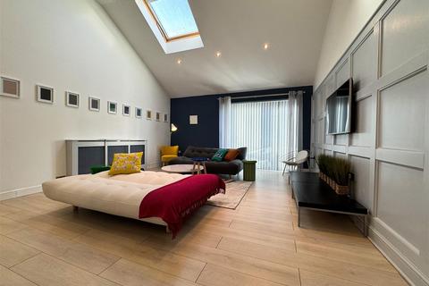 3 bedroom townhouse for sale, Acorn Court, Oughtibridge, S35