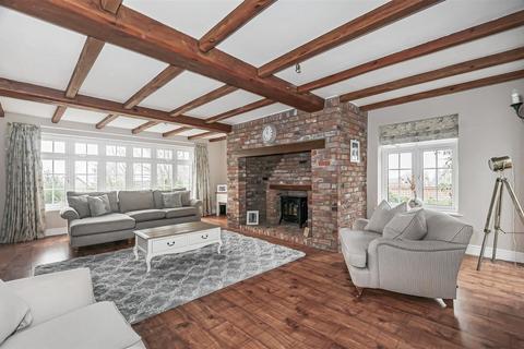 3 bedroom detached house for sale, Welton Old Road, Welton