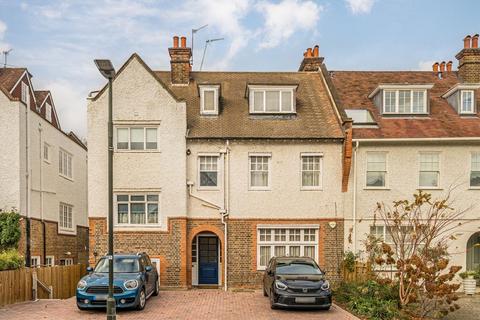 Belvedere Grove, London SW19