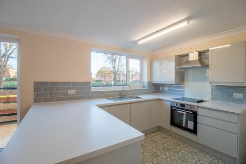 2 bedroom flat for sale, Briton Court, Spalding PE11
