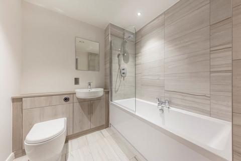 2 bedroom flat to rent, Goldhawk Road, London W12