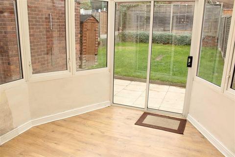 3 bedroom semi-detached house to rent, Norbury Crescent,,Wolverhampton