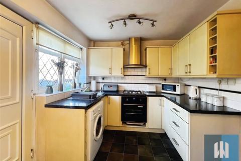 2 bedroom terraced house for sale, Kinder Avenue, Cowlersley, Huddersfield, HD4