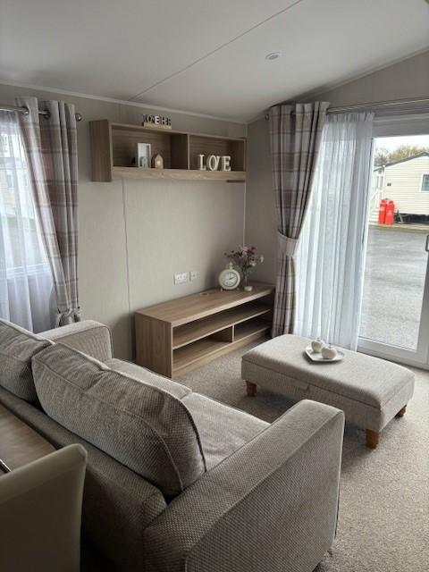 Lounge 1