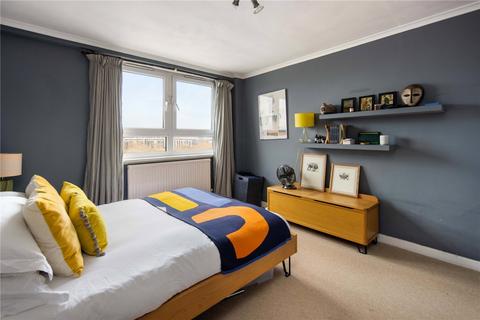 2 bedroom flat for sale, Tuscan House, 16 Knottisford Street, London, E2