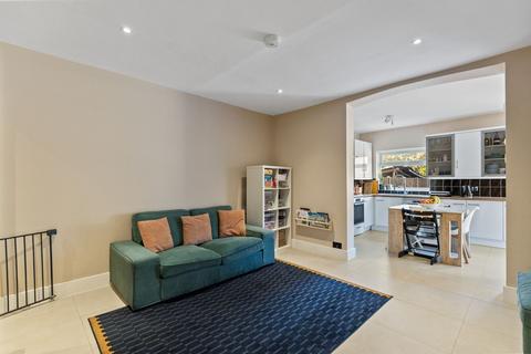 3 bedroom apartment to rent, Furness Road, King Edward Park, NW10