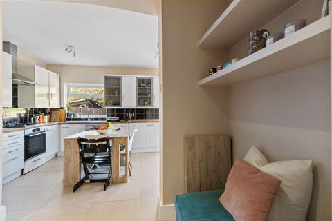 3 bedroom apartment to rent, Furness Road, King Edward Park, NW10