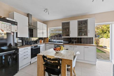 3 bedroom apartment to rent, Furness Road, King Edward Park, NW10