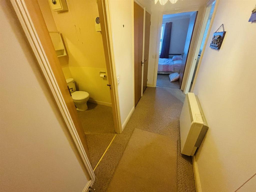 Hallway.jpg