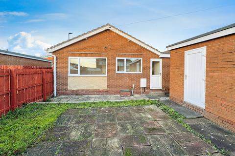 2 bedroom bungalow for sale - Oakenshaw, Dumpling Hall, Newcastle upon Tyne, NE15