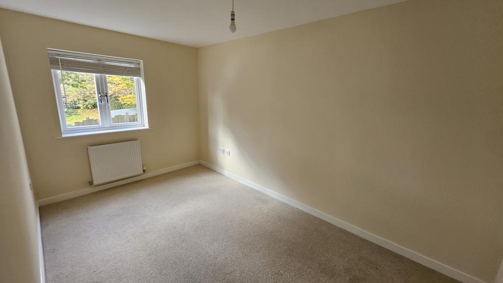 Bed 3.jpg