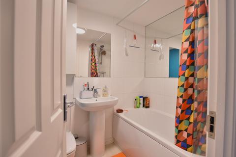2 bedroom house to rent, Snowberry Road, , Newport