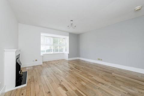 2 bedroom flat to rent, Ware Point Drive, Thamesmead, London, SE28