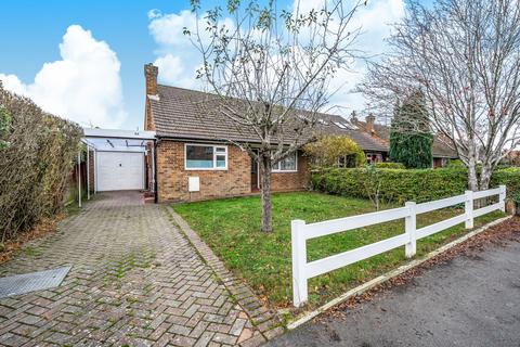 2 bedroom bungalow for sale, Stringers Avenue, Jacob's Well, Guildford, GU4