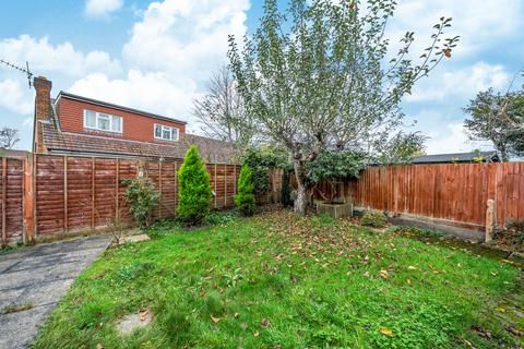 2 bedroom bungalow for sale, Stringers Avenue, Jacob's Well, Guildford, GU4