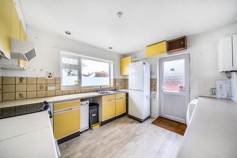 2 bedroom bungalow for sale, Stringers Avenue, Jacob's Well, Guildford, GU4