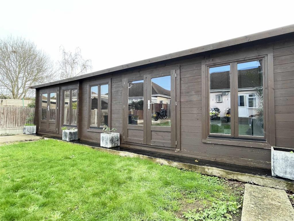 Cabin.jpg